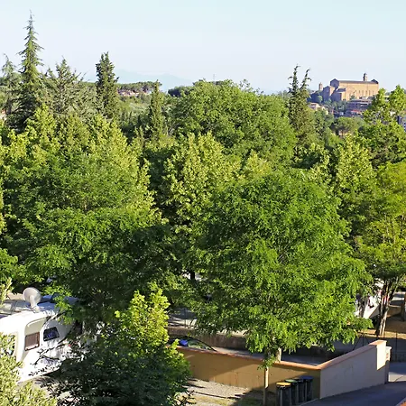 캠핑 콜레베르데 3* 시에나