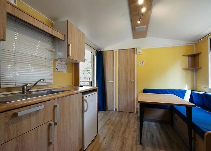 锡耶纳科勒维德露营酒店 3* 锡耶纳