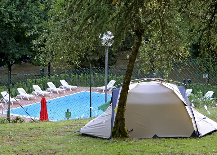 锡耶纳科勒维德露营酒店